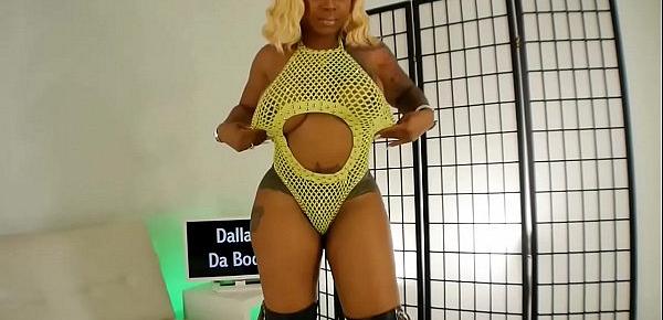  Dallas Thick Curvy Stripper With Nice Ass and Tits Gets Nude